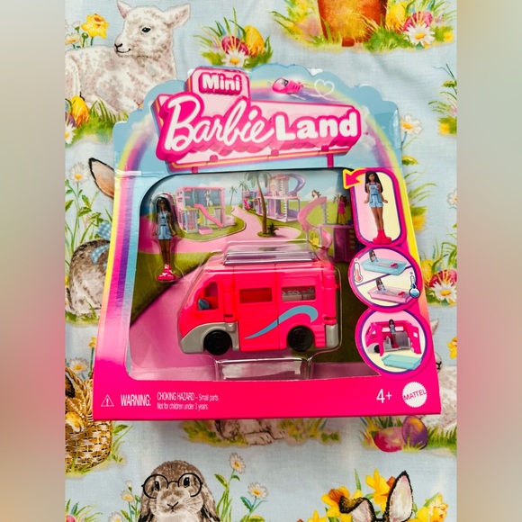 ❤️Barbie Mini Barbie Land Playset - Pink and White (2 Mini Car)New - Picture 5 of 5